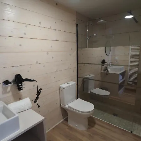 Le Chalet Des Trois Quilles Hébergement de vacances Quillan