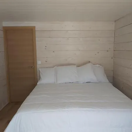Le Chalet Des Trois Quilles Hébergement de vacances Quillan