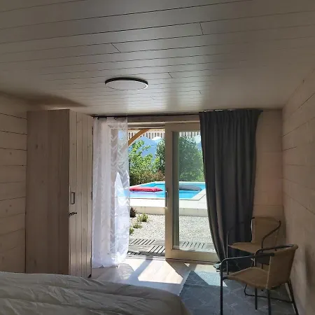 Le Chalet Des Trois Quilles